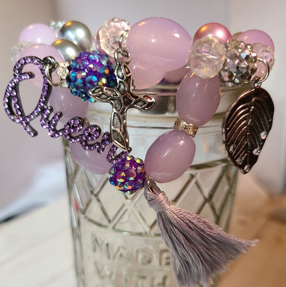 🤚SOLD Handmade Lilac Bracelet Glass Beads - Picture 3 of 13